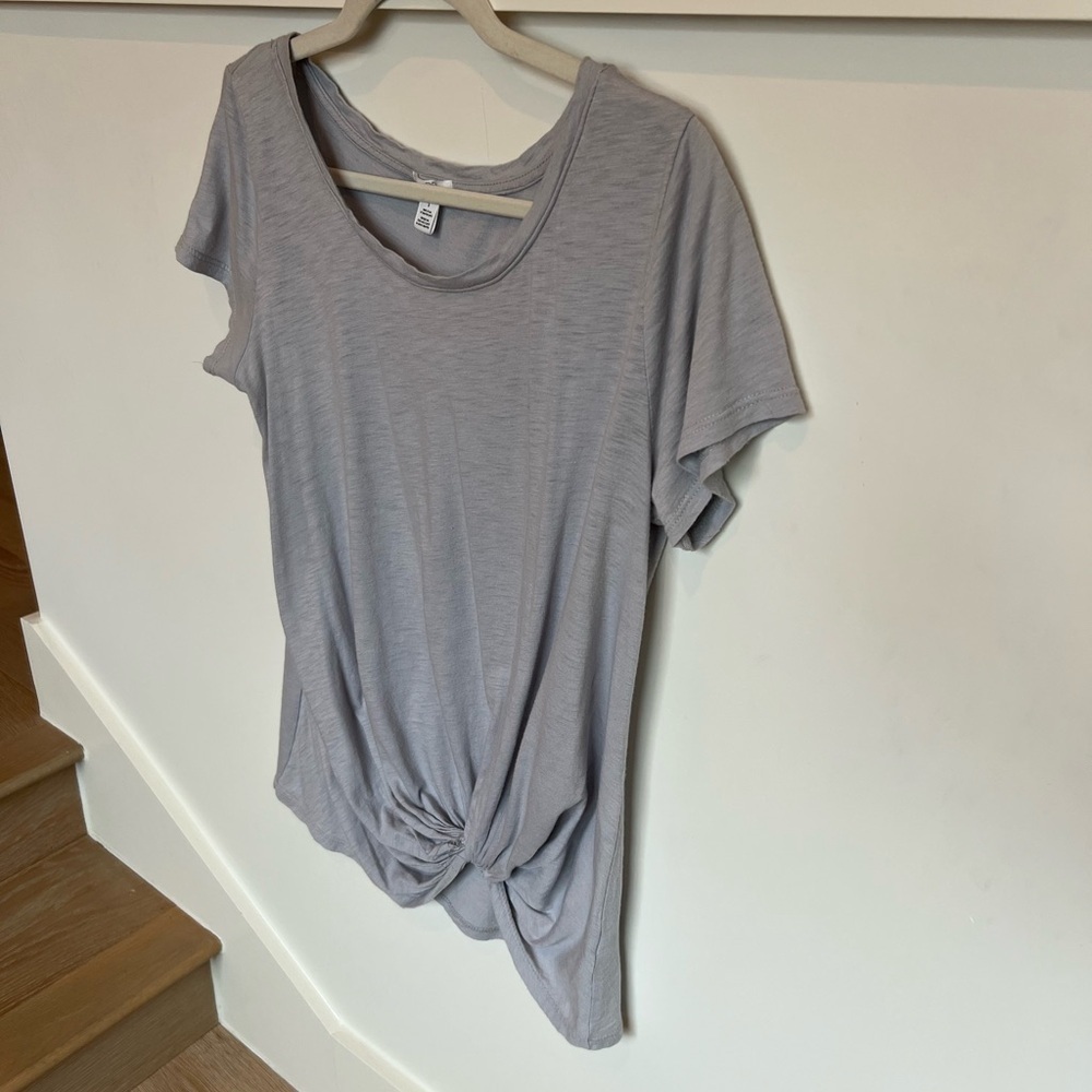 BP Short Sleeve T-Shirt Scoop Neck with Front Knot in Grey Nordstrom - Picture 8 of 15